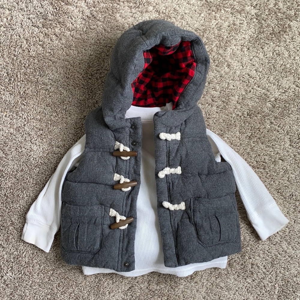 Winter bundle, long sleeved waffle tee + Gap vest